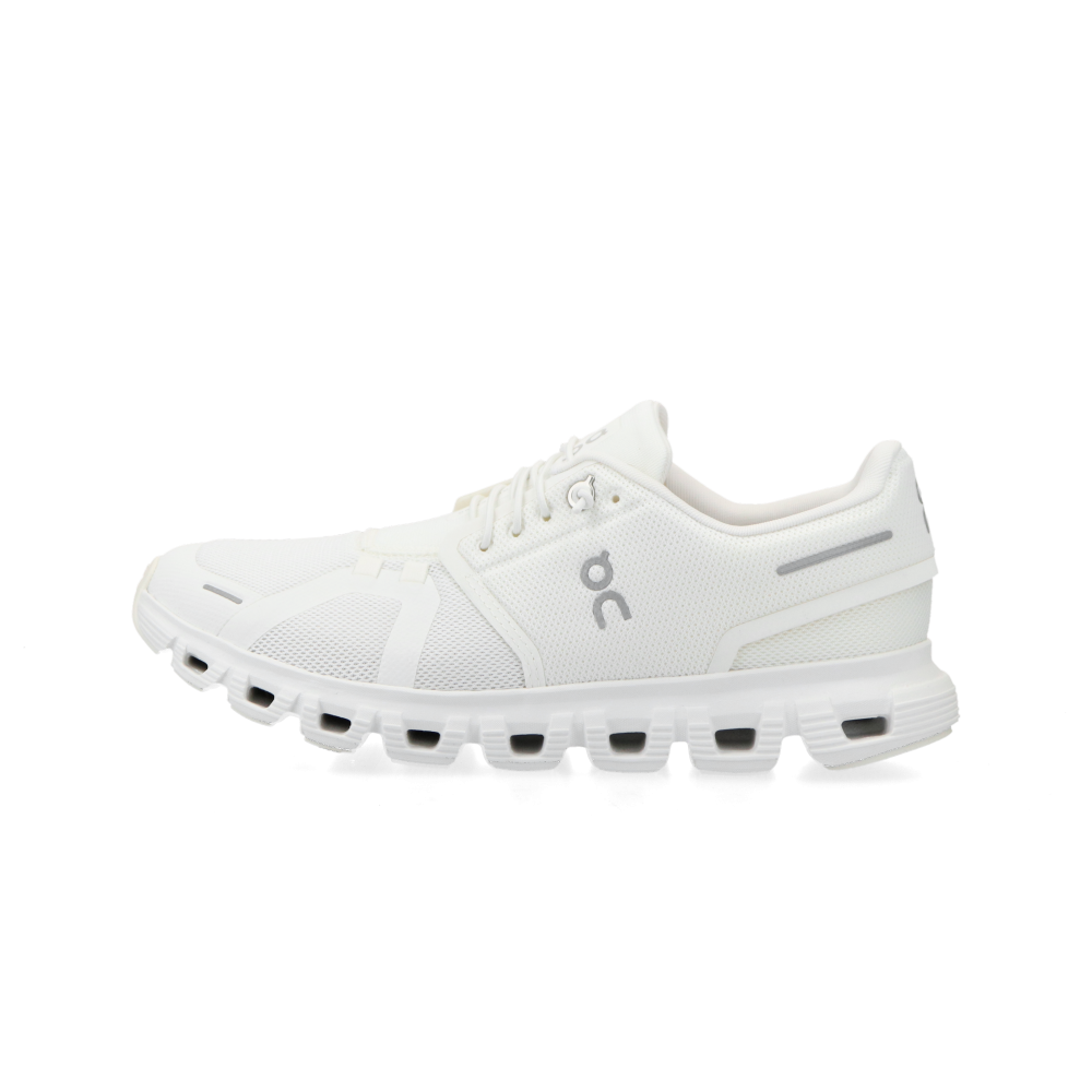 On Cloud 6 W “White”: vom Morgenspaziergang zum Lunch (5)