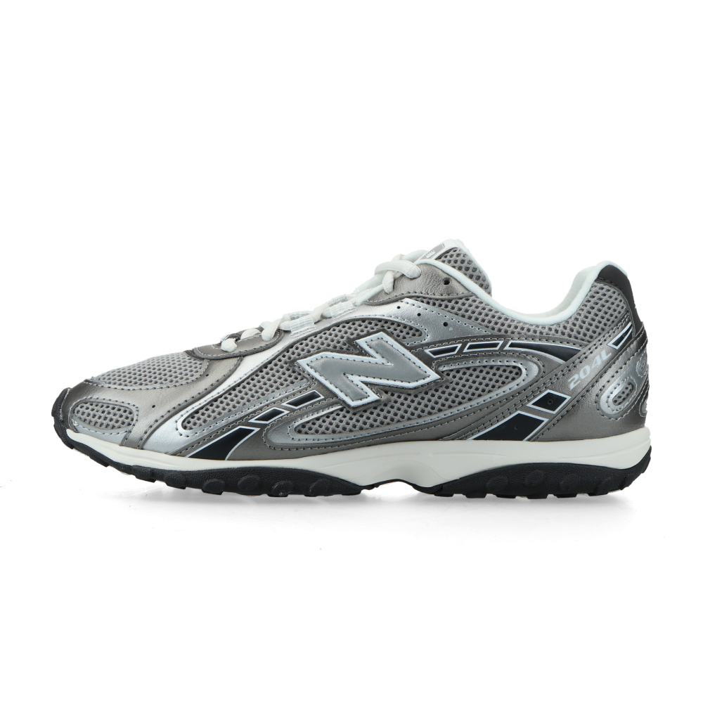 New Balance 204L “Dark Silver Metallic”: flach, glänzend und berechnet (3)