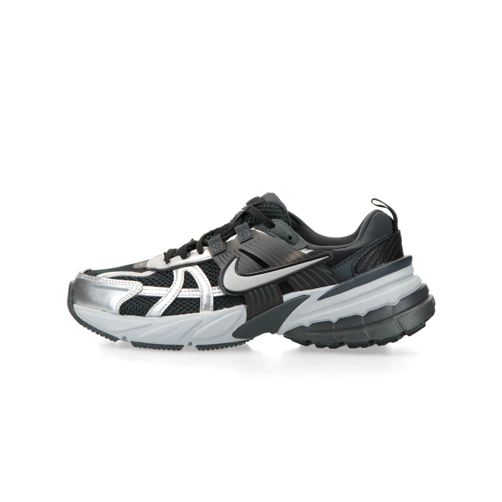 Nike V2K Run Sneaker