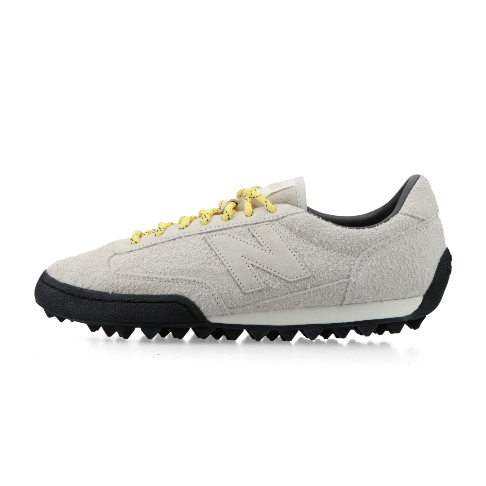 New Balance UGTR83J (beige) - 40